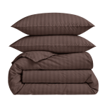 Premium Sateen Bedding Set „Brown Stripe Sateen“. Mako cotton sateen bedding, 140x200 cm, 150x200 cm, 160x200 cm, 180x200 cm, 200x200 cm, 200x220 cm, 220x240 cm. Dark brown bedding set with a subtle striped pattern. Premium Sateen Bedding Set „Brown Stripe Sateen“. Mako cotton sateen bedding, 140x200 cm, 150x200 cm, 160x200 cm, 180x200 cm, 200x200 cm, 200x220 cm, 220x240 cm. Dark brown bedding set with a subtle striped pattern.