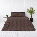 Premium Sateen Bedding Set „Brown Stripe Sateen“. Mako cotton sateen bedding, 140x200 cm, 150x200 cm, 160x200 cm, 180x200 cm, 200x200 cm, 200x220 cm, 220x240 cm. Dark brown pillowcases with horizontal stripes. Premium Sateen Bedding Set „Brown Stripe Sateen“. Mako cotton sateen bedding, 140x200 cm, 150x200 cm, 160x200 cm, 180x200 cm, 200x200 cm, 200x220 cm, 220x240 cm. Dark brown pillowcases with horizontal stripes.