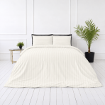 Premium Sateen Bedding Set „Snow White Stripe Sateen“. Mako cotton sateen bedding, 140x200 cm, 150x200 cm, 160x200 cm, 180x200 cm, 200x200 cm, 200x220 cm, 220x240 cm. Warm white pillowcases with horizontal stripes.