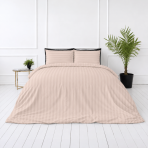 Premium Sateen Bedding Set „Classic Coffee Stripe Sateen“. Mako cotton sateen bedding, 140x200 cm, 150x200 cm, 160x200 cm, 180x200 cm, 200x200 cm, 200x220 cm, 220x240 cm. Light beige pillowcases with horizontal stripes and a pink undertone.