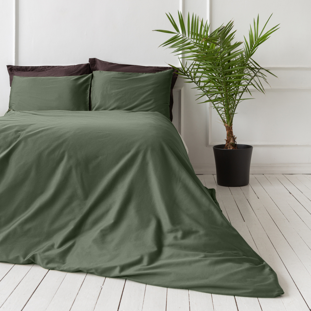 Premium Sateen Bedding Set „Dark green“. Bedding sets 135x200, 140x200 cm, 200x200 cm, 200x220 cm. Satin bedding in a rich dark green shade.