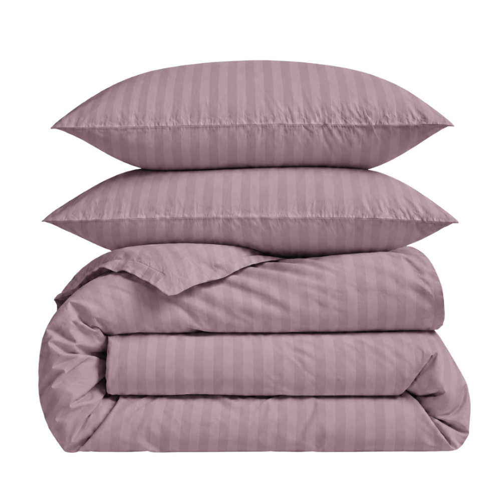 Premium Sateen Bedding Set „Grape Stripe Sateen“. Mako cotton sateen bedding, 140x200 cm, 150x200 cm, 160x200 cm, 180x200 cm, 200x200 cm, 200x220 cm, 220x240 cm. Bedding set in muted mauve with subtle stripes. Premium Sateen Bedding Set „Grape Stripe Sateen“. Mako cotton sateen bedding, 140x200 cm, 150x200 cm, 160x200 cm, 180x200 cm, 200x200 cm, 200x220 cm, 220x240 cm. Bedding set in muted mauve with subtle stripes.