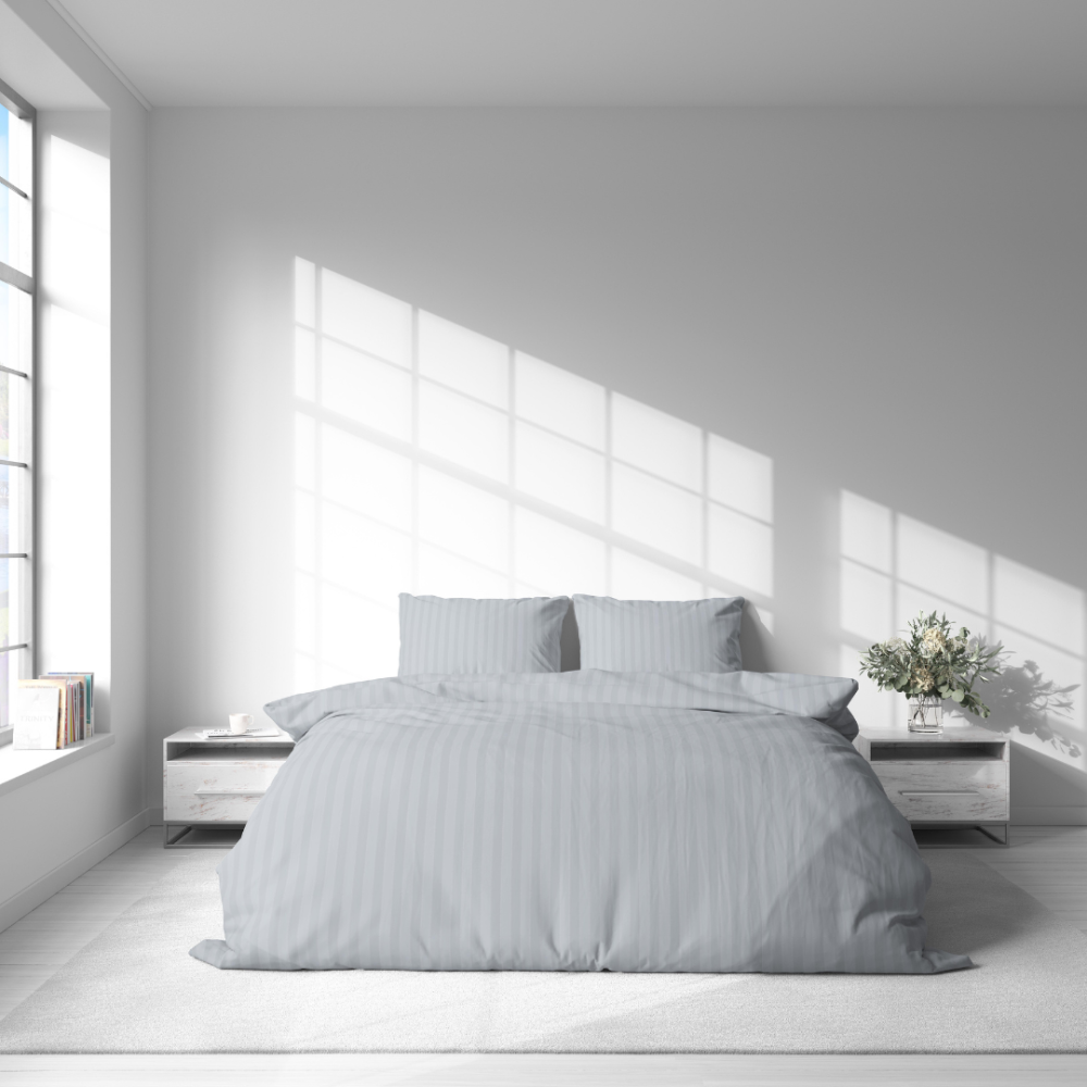Premium Sateen Bedding Set „Light Gray Stripe Satin“. Bedding sets 135x200, 140x200 cm, 200x200 cm. Modern cotton bedding set with light gray stripes.