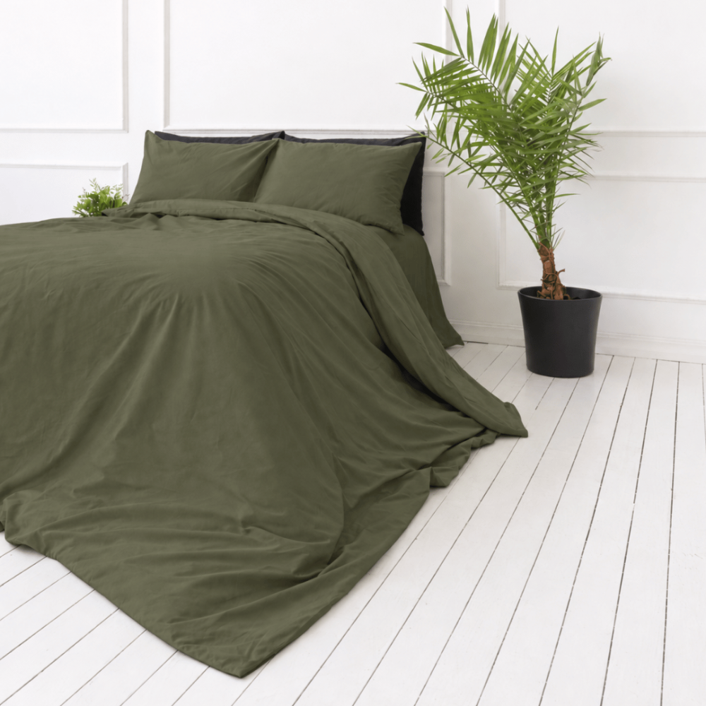 Premium Sateen Bedding Set „Moss Green sateen“. Mako cotton sateen bedding, 140x200 cm, 150x200 cm, 160x200 cm, 180x200 cm, 200x200 cm, 200x220 cm, 220x240 cm. Olive green duvet cover and pillowcases.