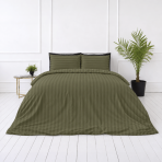 Premium Sateen Bedding Set „Moss Green Stripe Sateen“. Mako cotton sateen bedding, 140x200 cm, 150x200 cm, 160x200 cm, 180x200 cm, 200x200 cm, 200x220 cm, 220x240 cm. Elegant olive green striped bedding set Premium Sateen Bedding Set „Moss Green Stripe Sateen“. Mako cotton sateen bedding, 140x200 cm, 150x200 cm, 160x200 cm, 180x200 cm, 200x200 cm, 200x220 cm, 220x240 cm. Elegant olive green striped bedding set