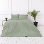 Premium Sateen Bedding Set „Pistachio Stripe Sateen“. Bedding sets 150x200, 140x200 cm, 150x200 cm, 160x200 cm, 180x200 cm, 200x200 cm, 200x220 cm, 220x240 cm. Green striped bedding set with a subtle tonal pattern Premium Sateen Bedding Set „Pistachio Stripe Sateen“. Bedding sets 150x200, 140x200 cm, 150x200 cm, 160x200 cm, 180x200 cm, 200x200 cm, 200x220 cm, 220x240 cm. Green striped bedding set with a subtle tonal pattern