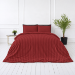 Premium Sateen Bedding Set „Sun-dried Tomato Stripe Sateen“. Mako cotton sateen bedding, 140x200 cm, 150x200 cm, 160x200 cm, 180x200 cm, 200x200 cm, 200x220 cm, 220x240 cm. Rich red pillowcases with horizontal stripes. Premium Sateen Bedding Set „Sun-dried Tomato Stripe Sateen“. Mako cotton sateen bedding, 140x200 cm, 150x200 cm, 160x200 cm, 180x200 cm, 200x200 cm, 200x220 cm, 220x240 cm. Rich red pillowcases with horizontal stripes.