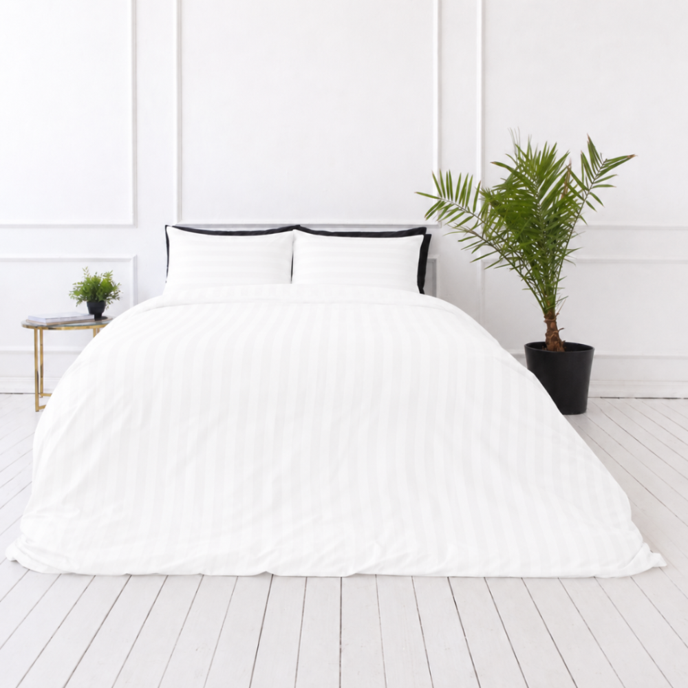 Premium Sateen Bedding Set „White Stripe Sateen“. Mako cotton sateen bedding, 140x200 cm, 150x200 cm, 160x200 cm, 180x200 cm, 200x200 cm, 200x220 cm, 220x240 cm. Light bedding set with a subtle tone-on-tone stripe pattern