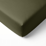 Satin Fitted Sheet „Moss Green Sateen“. Fitted sheets 160x200, 90x200 cm, 140x200 cm, 160x200 cm, 180x200 cm. Fitted sheet in muted khaki green.