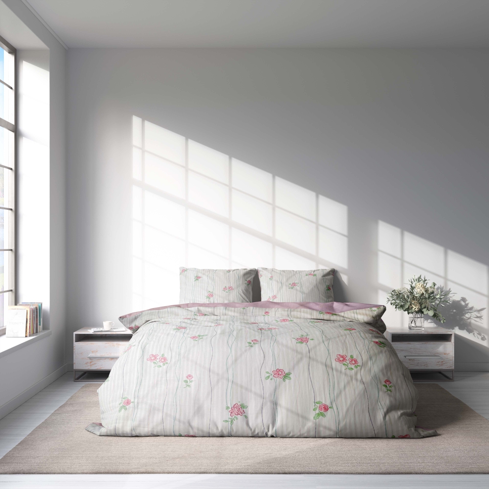 Premium Sateen Bedding Set „Charming“. Patterned bedding sets, 140x200 cm, 200x200 cm, 200x220 cm. Elegant floral bedding set on white with pink roses and small flowers.
