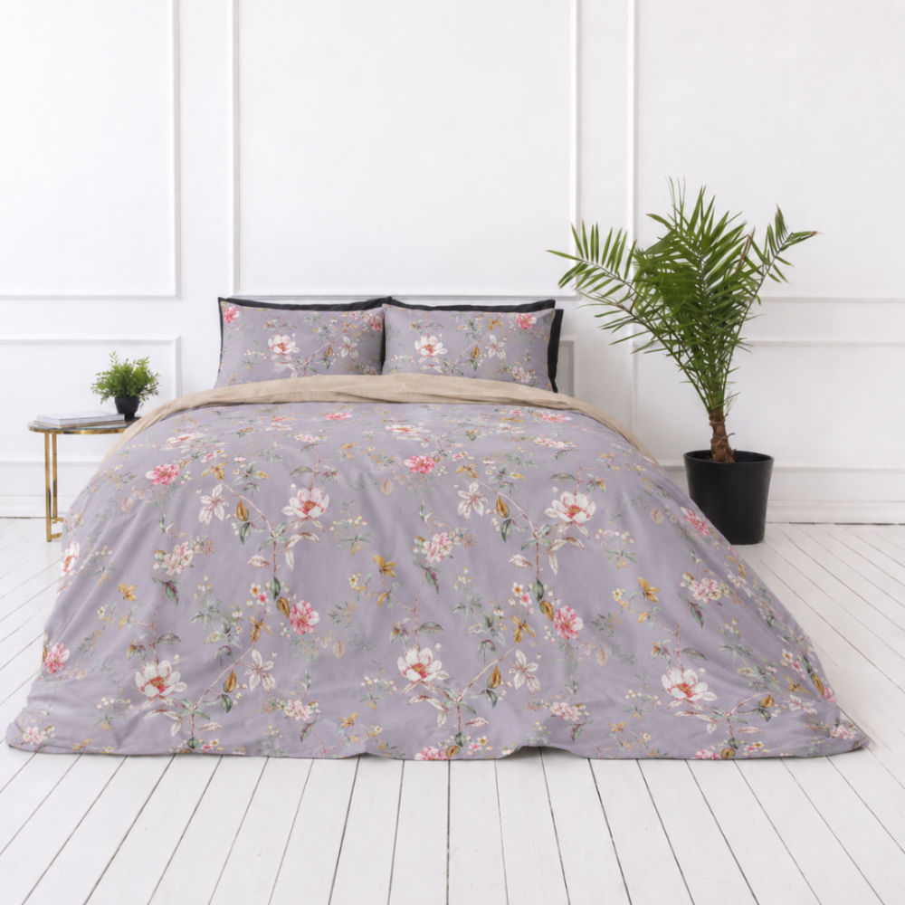 Sateen Bedding Set „Daphne“. Bedding sets 135x200, 140x200 cm, 200x200 cm, 200x220 cm. Floral cotton satin bedding set on a grey violet background