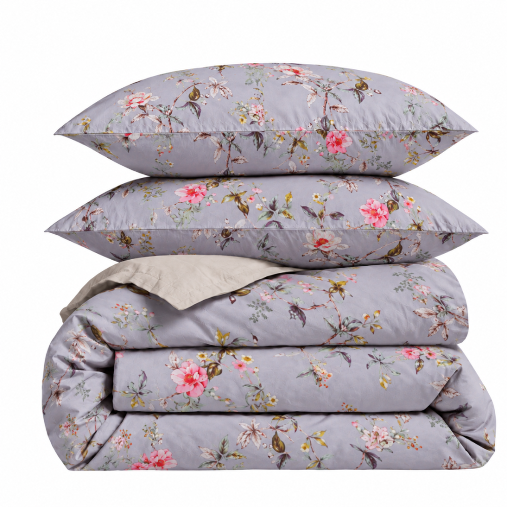 Sateen Bedding Set „Daphne“. Bedding sets 135x200, 140x200 cm, 200x200 cm, 200x220 cm. Grey-purple bedding with a soft pink, white and green floral pattern Sateen Bedding Set „Daphne“. Bedding sets 135x200, 140x200 cm, 200x200 cm, 200x220 cm. Grey-purple bedding with a soft pink, white and green floral pattern