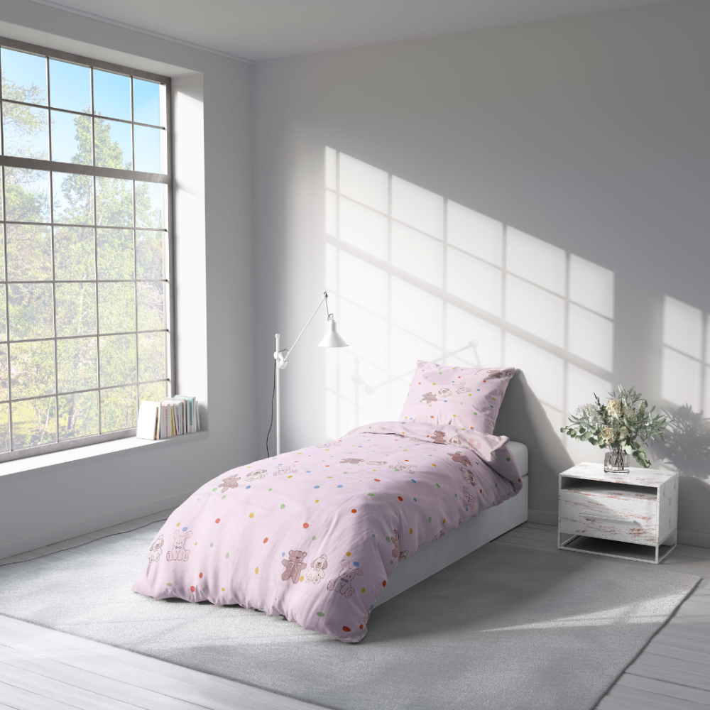 Premium Sateen Bedding Set „Dreamy Dots“. Patterned bedding sets, 140x200 cm. Cheerful kids' bedding set in pink with cute animal patterns and colorful dots for a fun and lively bedroom look.