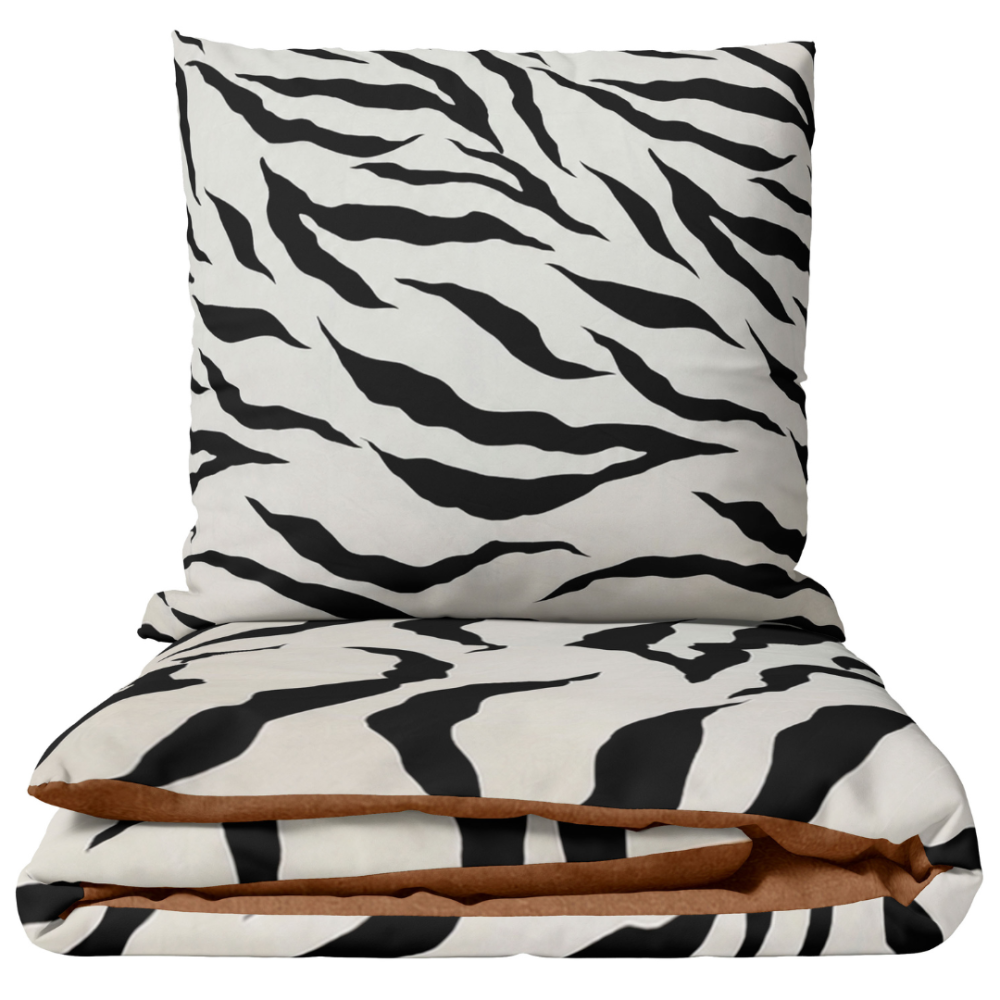 Sateen Bedding Set „Exotic Zebra“. Bedding sets 135x200, 140x200 cm, 200x200 cm, 200x220 cm. White bedding with a black zebra pattern and brown inner-side accent Sateen Bedding Set „Exotic Zebra“. Bedding sets 135x200, 140x200 cm, 200x200 cm, 200x220 cm. White bedding with a black zebra pattern and brown inner-side accent