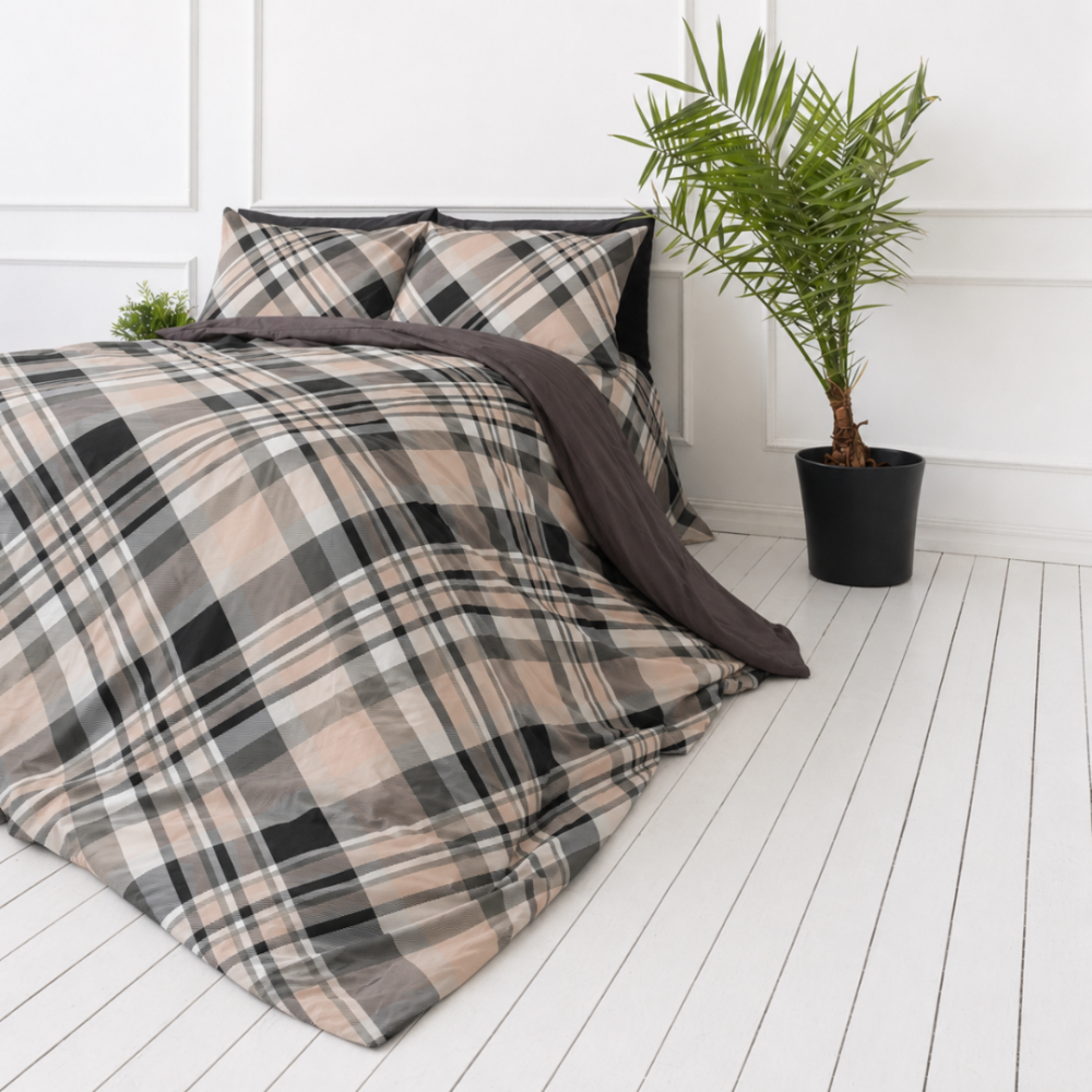 Sateen Bedding Set „Flanko“. Bedding sets 135x200, 140x200 cm, 200x200 cm, 200x220 cm. Bedding design with nude squares, grey stripes and black accents. Sateen Bedding Set „Flanko“. Bedding sets 135x200, 140x200 cm, 200x200 cm, 200x220 cm. Bedding design with nude squares, grey stripes and black accents.