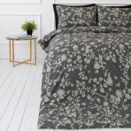 Sateen Bedding Set „Lunar Rose“. Bedding sets 135x200, 140x200 cm, 150x200 cm, 160x200 cm, 180x200 cm, 200x200 cm, 200x220 cm. Bedding set in soothing grey with detailed rose branches and light blossoms for a subtle, romantic floral style. Sateen Bedding Set „Lunar Rose“. Bedding sets 135x200, 140x200 cm, 150x200 cm, 160x200 cm, 180x200 cm, 200x200 cm, 200x220 cm. Bedding set in soothing grey with detailed rose branches and light blossoms for a subtle, romantic floral style.