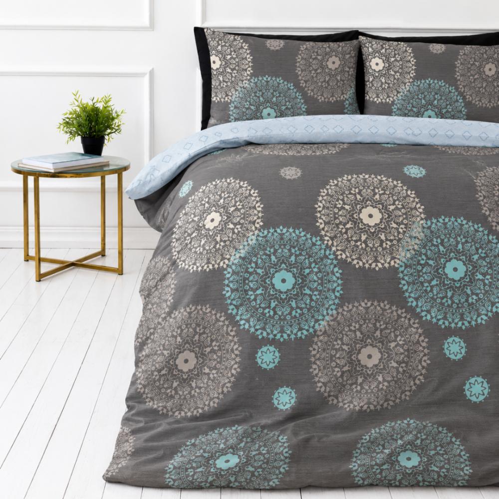 Sateen Bedding Set „Medallions“. Bedding sets 135x200, 140x200 cm, 200x200 cm, 200x220 cm. Reversible bedding with a grey floral pattern and light blue side