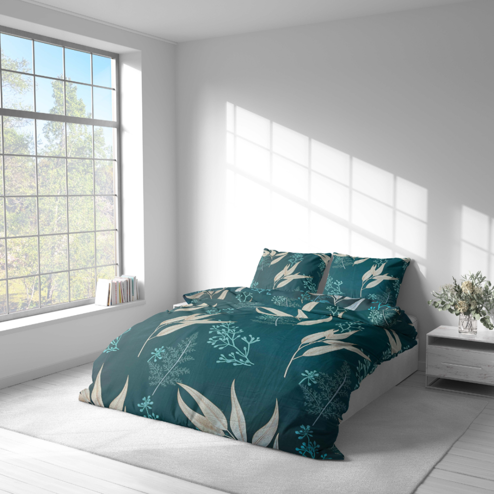 Sateen Bedding Set „Premium Verdure“. Bedding sets 135x200, 140x200 cm, 200x200 cm, 200x220 cm. Stylish dark green bedding set with beautiful floral elements, bringing a refreshing and natural vibe to your sleeping space.