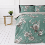Sateen Bedding Set „Sage Whisper“. Patterned bedding sets, 140x200 cm, 150x200 cm, 160x200 cm, 180x200 cm, 200x200 cm, 200x220 cm. Elegant green bedding set featuring delicate grey flowers and leaves for a serene bedroom look.