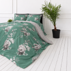 Sateen Bedding Set „Sage Whisper“. Patterned bedding sets, 140x200 cm, 150x200 cm, 160x200 cm, 180x200 cm, 200x200 cm, 200x220 cm. Stylish green bedding set with intricate grey floral and leaf patterns for a sophisticated touch.