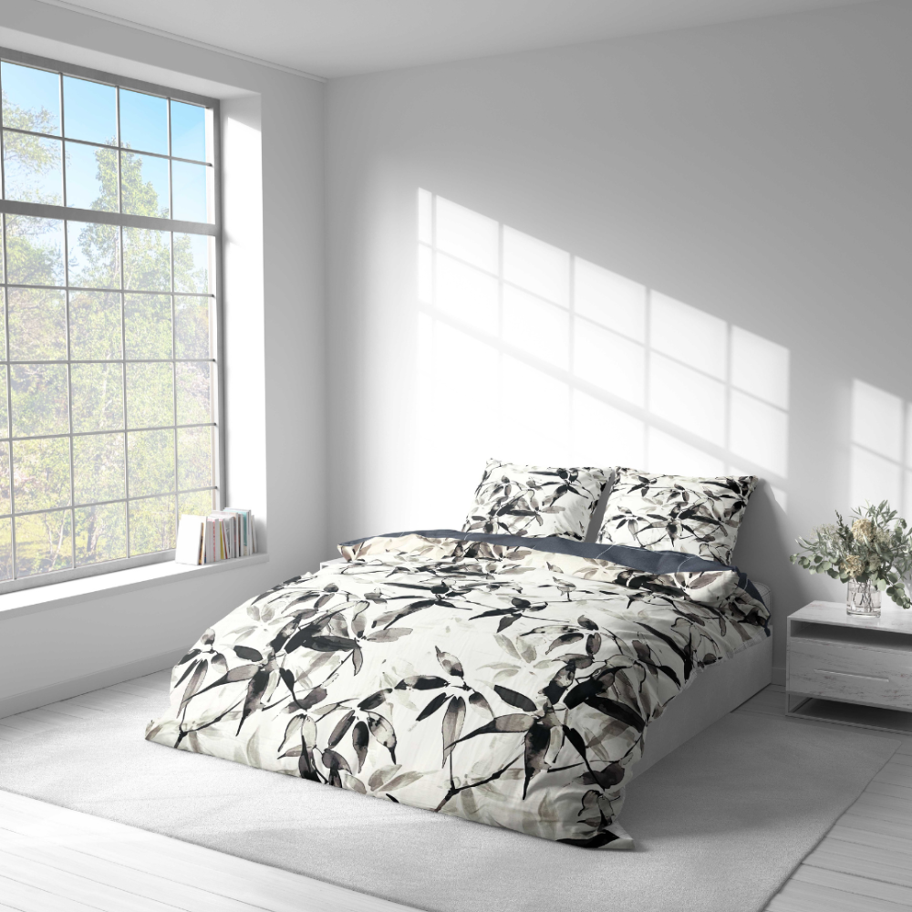 Sateen Bedding Set „Smoky Petals“. Bedding sets 155x200, 140x200 cm, 150x200 cm, 160x200 cm, 180x200 cm, 200x200 cm, 200x220 cm. Soft-toned bedding set with watercolor design.