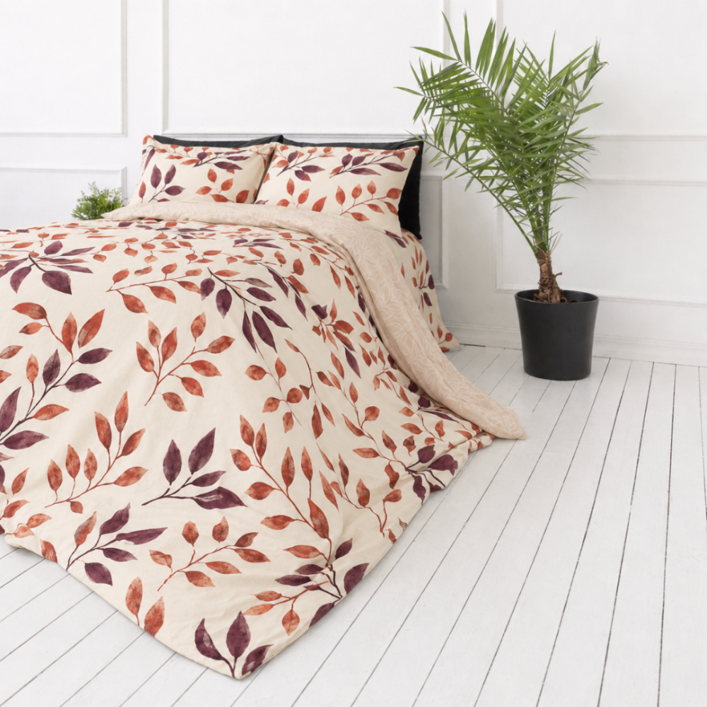 Sateen Bedding Set „Terracotta“. Beige bedding sets, 140x200 cm, 200x200 cm, 200x220 cm. Cream-colored bedding with orange and burgundy leaves