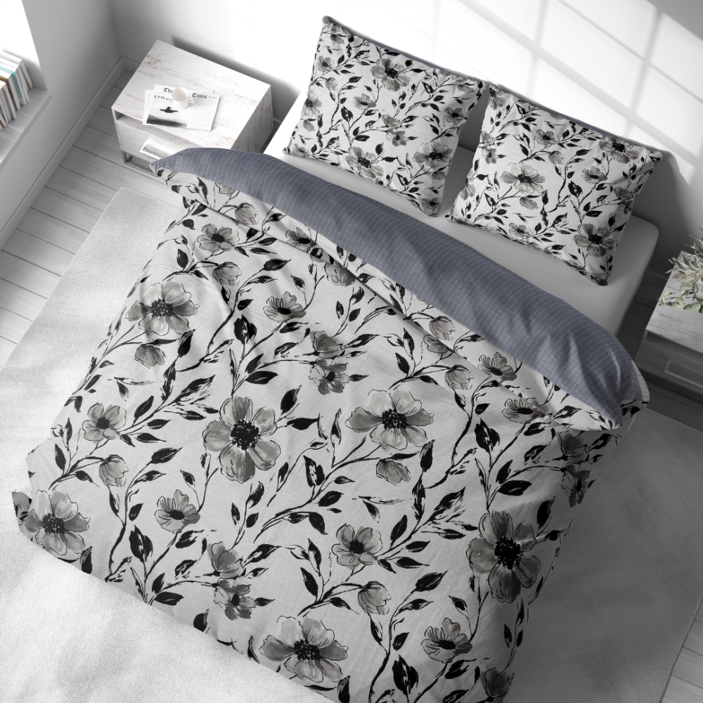 Sateen Bedding Set „Thornshade“. Bedding sets 150x200, 140x200 cm, 150x200 cm, 160x200 cm, 180x200 cm, 200x200 cm, 200x220 cm. Bedding set decorated with black and grey flowers on a soft background
