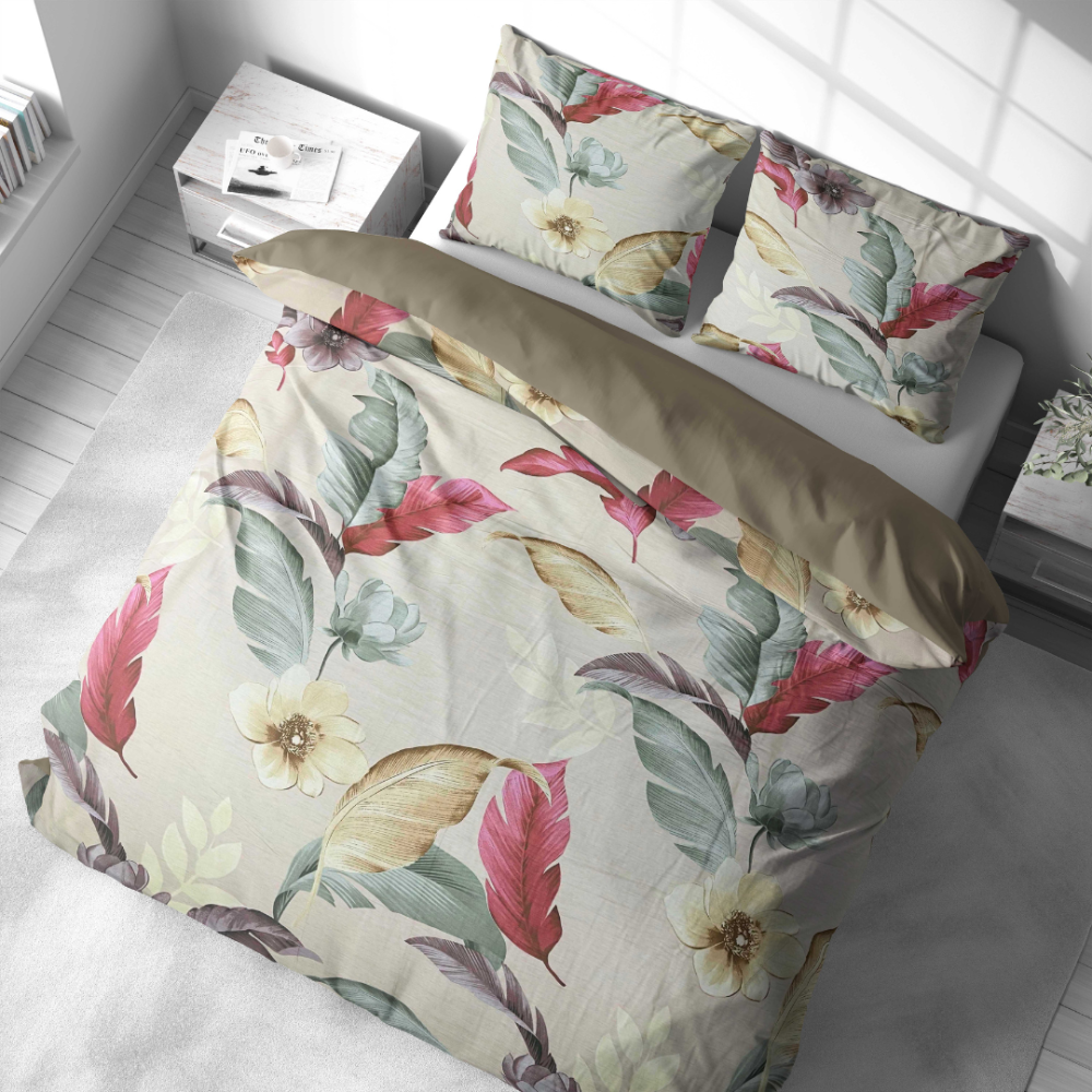 Sateen Bedding Set „Tropical Muse“. Beige bedding sets, 140x200 cm, 150x200 cm, 160x200 cm, 180x200 cm, 200x200 cm, 200x220 cm. Romantic bedding set featuring large floral and feather motifs.