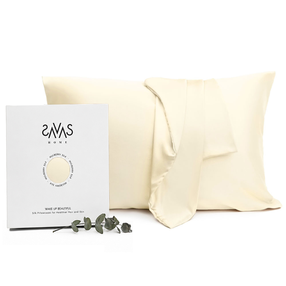 Silk pillowcase „Cream“. Pillowcases 50x60. Cream-colored silk pillowcase with a gift box. Silk pillowcase „Cream“. Pillowcases 50x60. Cream-colored silk pillowcase with a gift box.