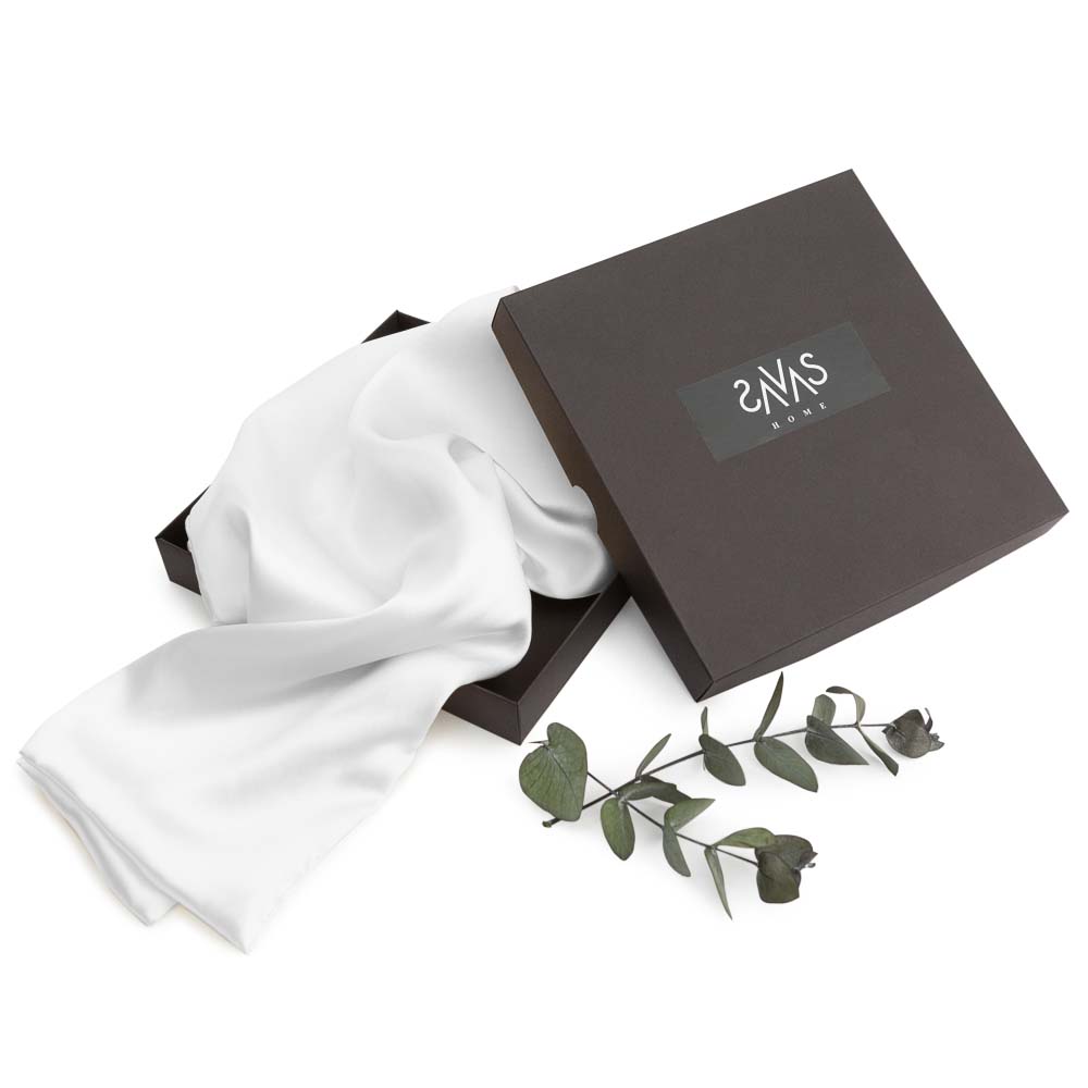 Silk Pillowcase „Snow“. Pillowcases 50x60. Smooth and soft pillowcase made from high-quality silk.