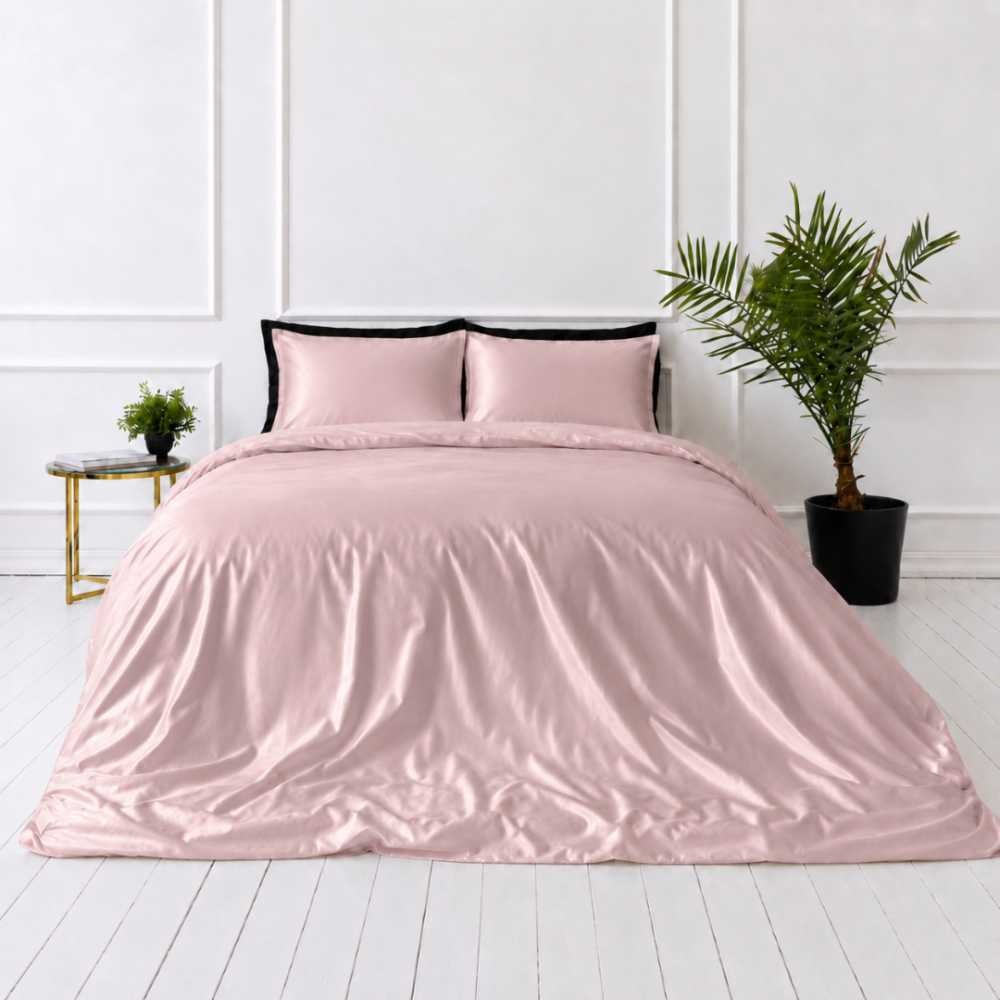 Silk bedding set „Antico Silk“. Bedding sets, 200x200 cm, 200x220 cm. Soft pink silk bedding with a smooth and glossy design Silk bedding set „Antico Silk“. Bedding sets, 200x200 cm, 200x220 cm. Soft pink silk bedding with a smooth and glossy design