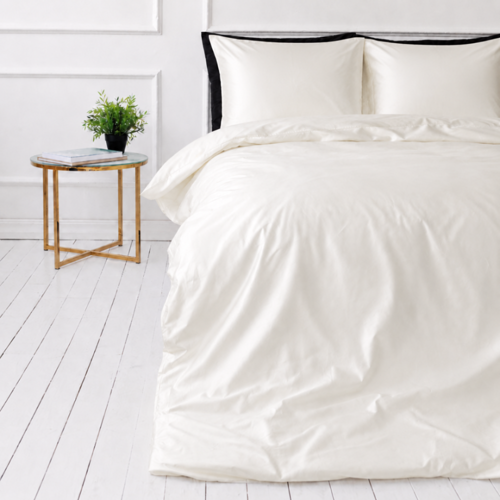 Silk bedding set „Pearl White Silk“. Bedding sets, 200x200 cm, 200x220 cm. Pehmeä norsunluunvärinen minimalistinen vuodevaatesetti. Silk bedding set „Pearl White Silk“. Bedding sets, 200x200 cm, 200x220 cm. Pehmeä norsunluunvärinen minimalistinen vuodevaatesetti.