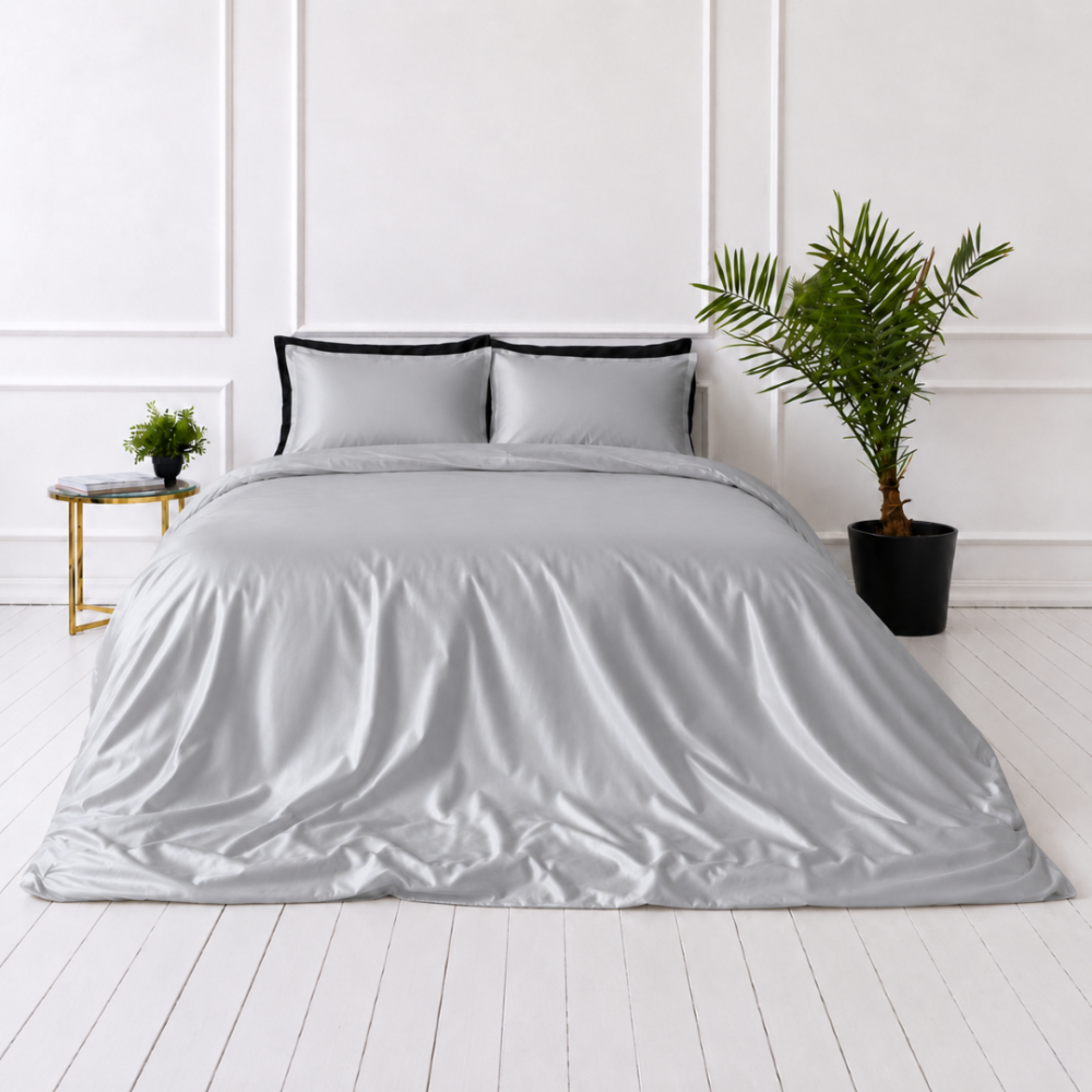 Silk bedding set „Platinum Silk“. Bedding sets, 200x200 cm, 200x220 cm. Grey silver silk bedding with a soft and smooth design Silk bedding set „Platinum Silk“. Bedding sets, 200x200 cm, 200x220 cm. Grey silver silk bedding with a soft and smooth design