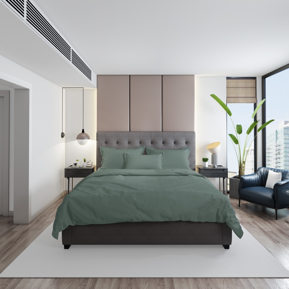 Tencel Bedding Set „Green“. Silk bedding sets, 200x220 cm. Minimalist solid green bedding set with pillowcase.