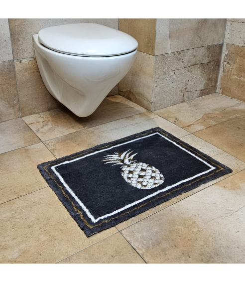 Toilet mat “Pineblack”. Bath mats