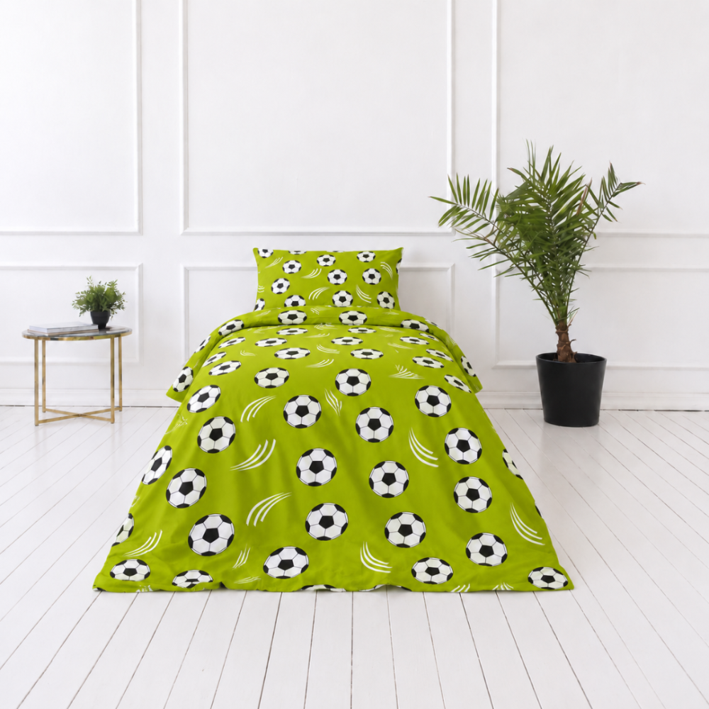 Children’s Bedding Set „Football Frenzy”. Orange bedding sets, 100x140 cm, 140x200 cm. Vibrant green bedding set with soccer balls and white curved lines Children’s Bedding Set „Football Frenzy”. Orange bedding sets, 100x140 cm, 140x200 cm. Vibrant green bedding set with soccer balls and white curved lines