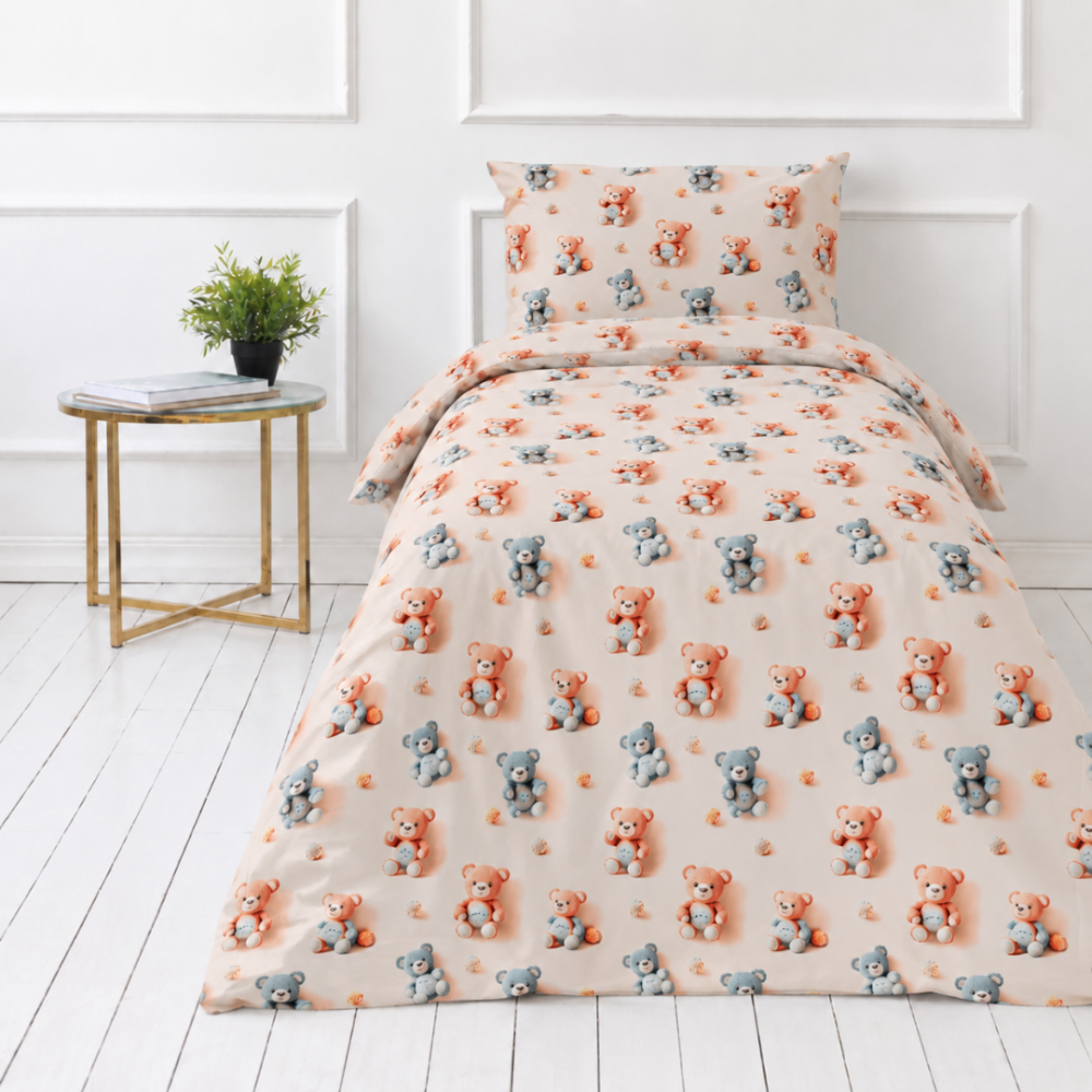 Bedding Set „Tiny Crew“. Bedding sets 155x200, 140x200 cm, 150x200 cm, 160x200 cm. Light cream bedding with small orange and grey-blue bears. Bedding Set „Tiny Crew“. Bedding sets 155x200, 140x200 cm, 150x200 cm, 160x200 cm. Light cream bedding with small orange and grey-blue bears.