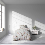 Children’s Bedding Set „Kuddle Knoll”. Bedding sets 155x200, 100x140 cm, 140x200 cm, 150x200 cm, 160x200 cm. Soft-background bedding with squirrels, hedgehogs and forest elements