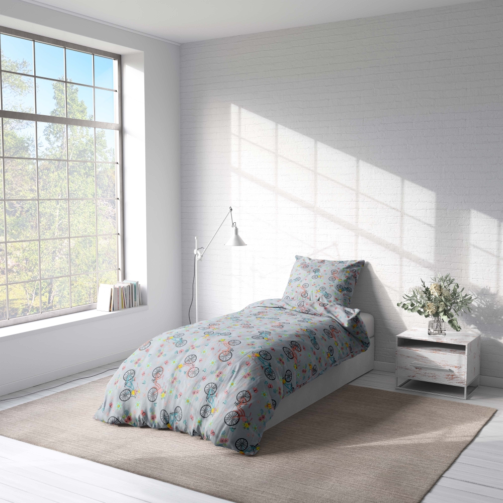 Children’s Bedding Set „Bike buddy”. Kids bedding, 100x140 cm. Blue children's bedding set adorned with pink and blue bicycles, flowers, and yellow birds, creating a vibrant and fun atmosphere.