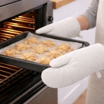 Oven mitts „Stone Weave glove“. Oven gloves. Heat-resistant cotton oven glove in solid beige color