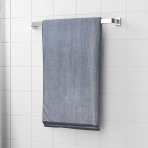 Bath towel “Grey Streaks”, 70x140 cm. Modern light grey towel featuring elegant streaks.