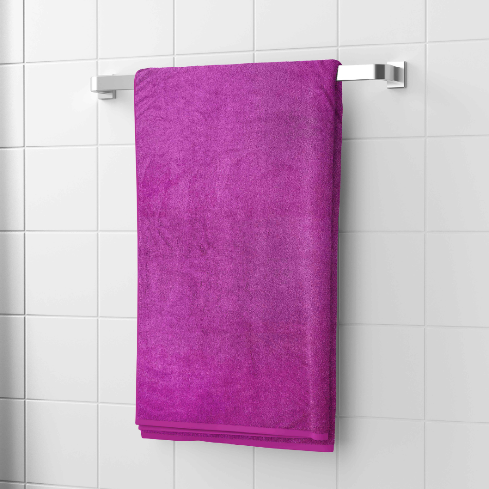 Bath towel “Magenta”, 70x140 cm. Sumptuous magenta towel offers both style and comfort for a spa-like bathing experience