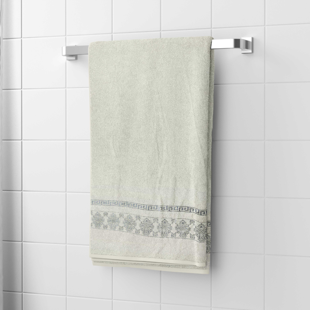 Bath towel “Moreng”, 70x140 cm. Soft white towel for a timeless and classic bathroom look.