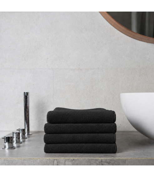 Bath towel “Obsidian Softness”