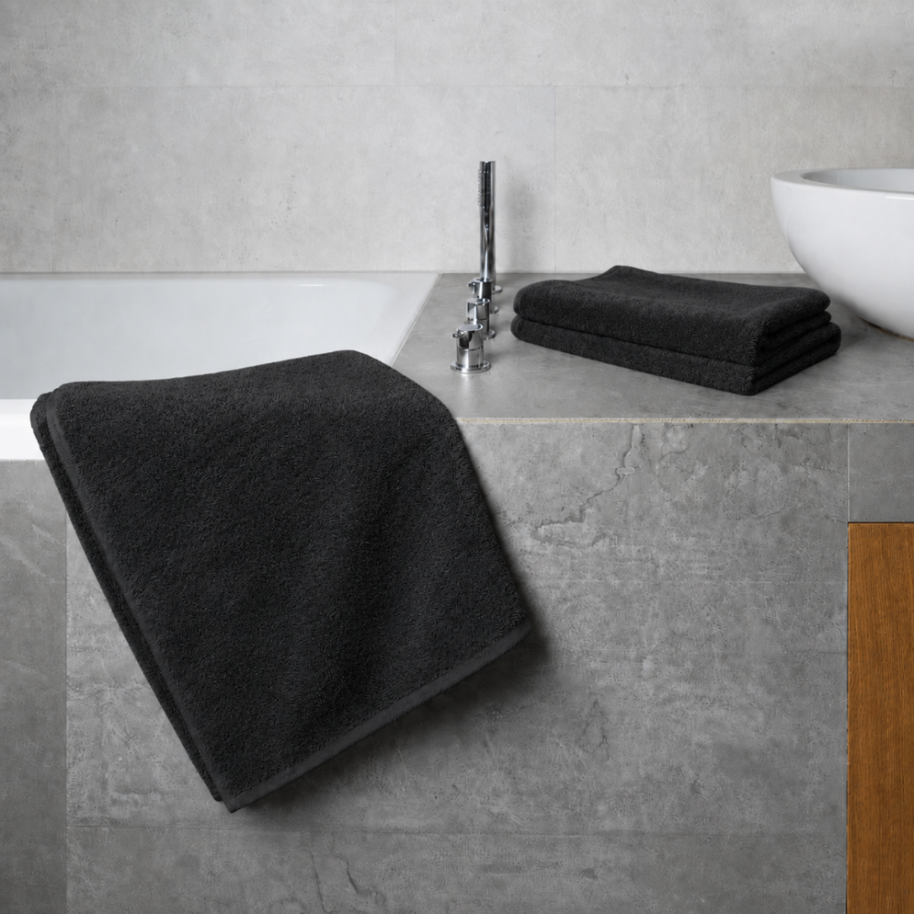 Bath towel “Obsidian Softness”, 70x140 cm. Elegant black towels with a subtle fabric texture