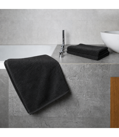 Bath towel “Obsidian Softness”