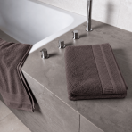 Bath towel “Royal Brown towel”, 70x140 cm. Brown bath towel with a textured surface and decorative edging. Bath towel “Royal Brown towel”, 70x140 cm. Brown bath towel with a textured surface and decorative edging.