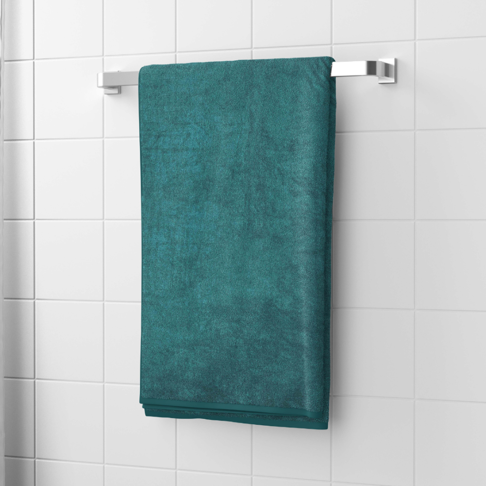 Bath towel “Teal Softness”, 70x140 cm. Soft looped towel in a rich deep green shade